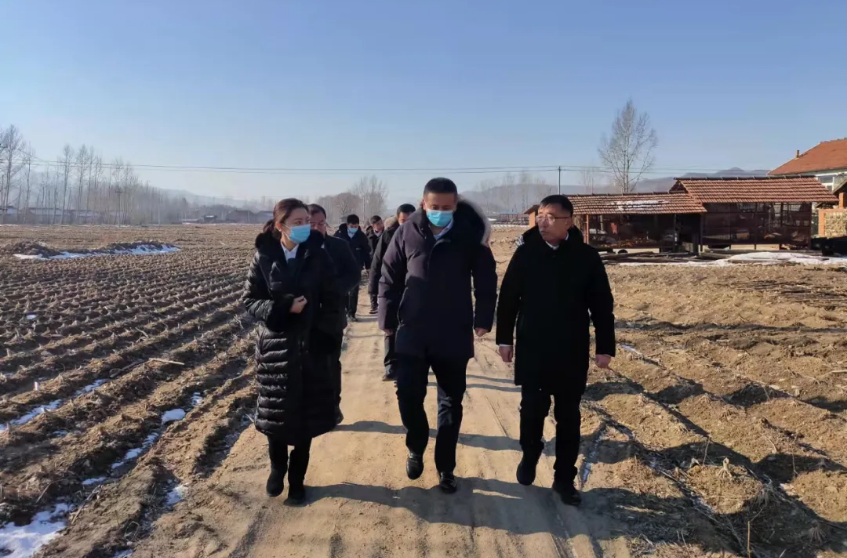 踐行國企擔當，助力鄉村振興--鞍勤集團、溫泉集團前往駐村工作隊走訪(fǎng)慰問(wèn)